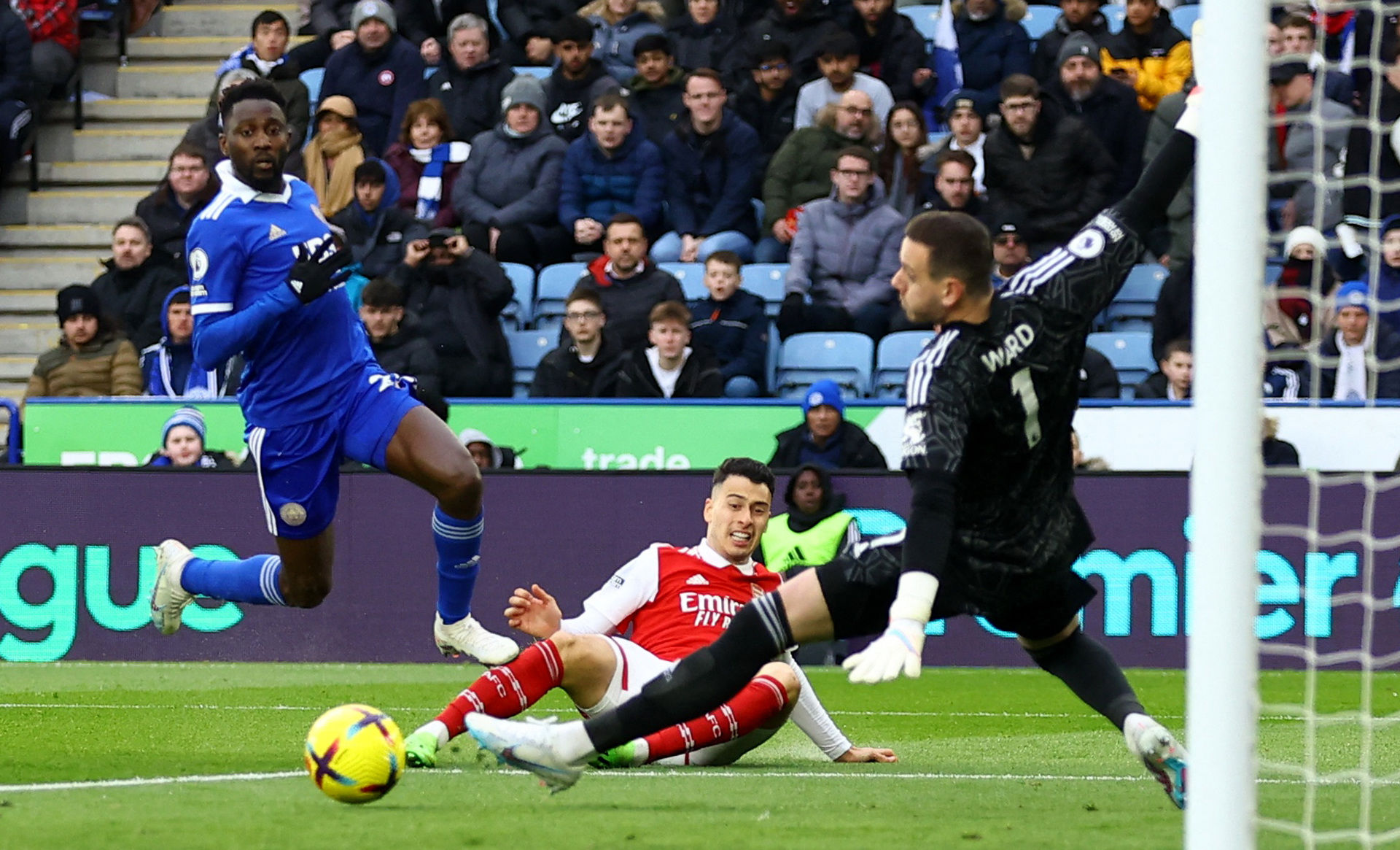 新政策的贯 新政策的贯